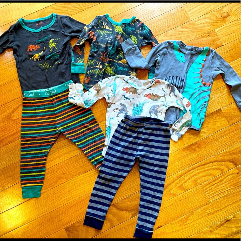 Cat & Jack Boys 2t Dinosaur Pajama Lot